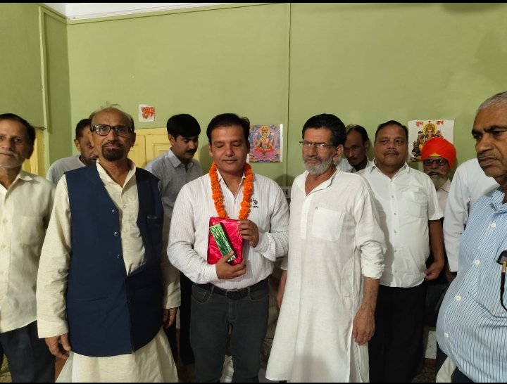 शिक्षक दिवस के अवसर पर पंकज अग्रवाल के आवास पर एक विचार गोष्ठी का किया गया आयोजन